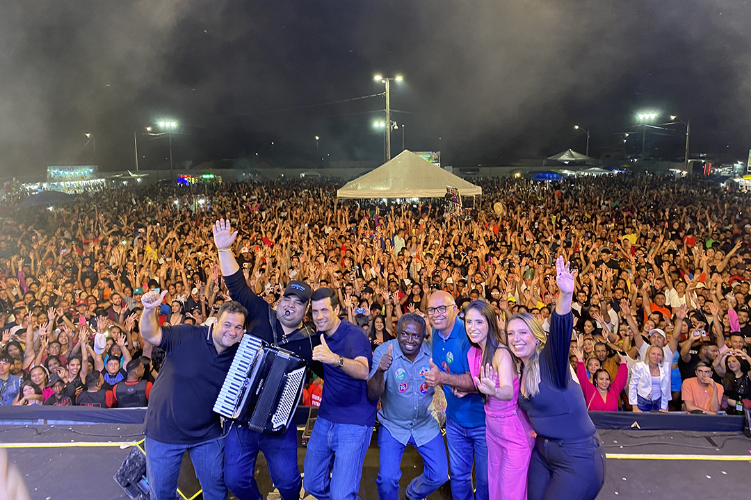 Cacimbinhas comemora 64 anos de Emancipação Política com muita festa e entrega de obras para o município