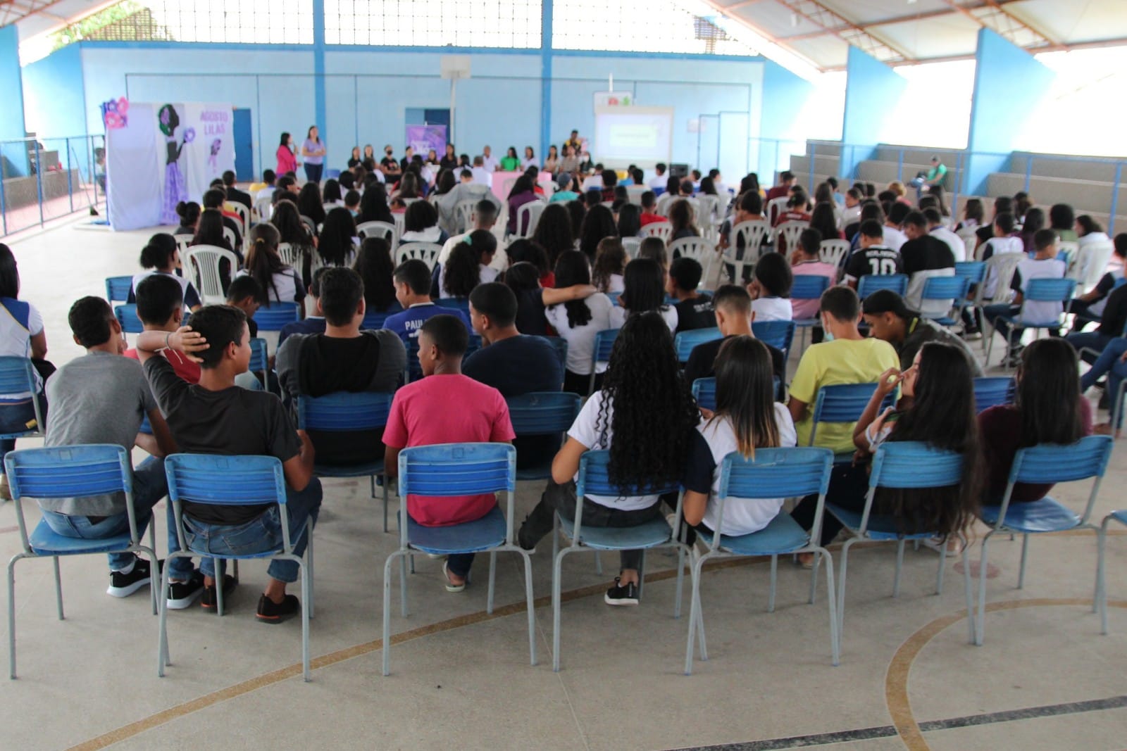 Secretaria de Educação leva palestras e rodas de conversa sobre o Agosto Lilás para as escolas municipais
