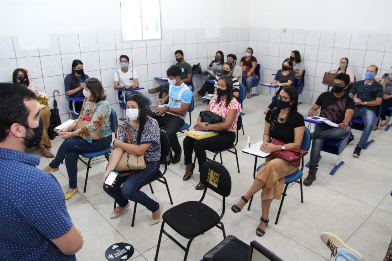 Prefeitura de Coruripe realiza reunião com representantes do Conselho Municipal de Educação para apresentação do Plano de Retomada das Aulas