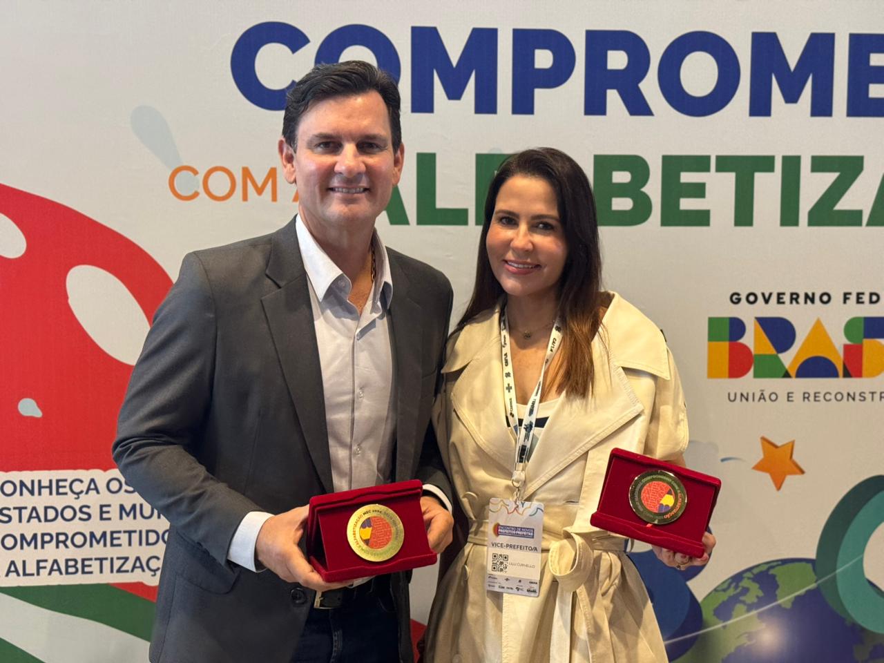 Referência Nacional: Em Brasília, prefeito Marcelo Beltrão recebe Selo Ouro Compromisso com a Alfabetização