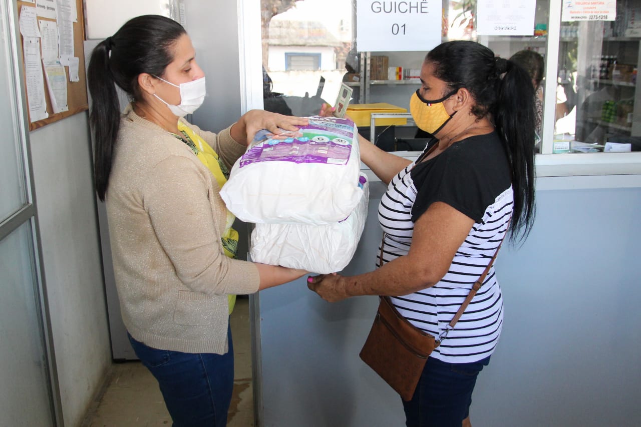 Prefeitura de Coruripe volta a distribuir fraldas para mais de 300 beneficiários