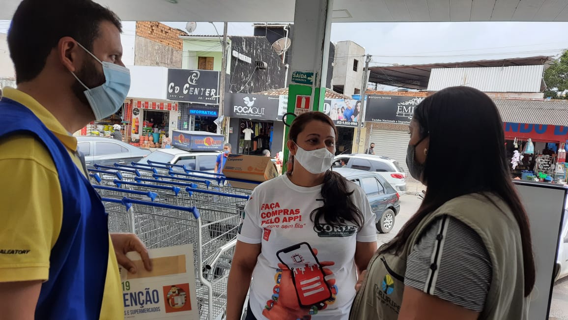Covid-19: Vigilância Sanitária visita estabelecimentos comerciais para orientar sobre a obrigatoriedade do uso da máscara