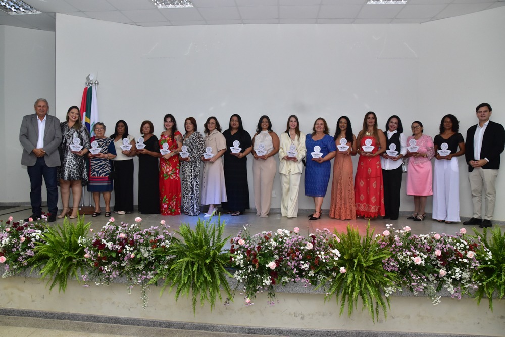 Noite de muita emoção com a primeira edição do Prêmio Mulher Notável de Coruripe