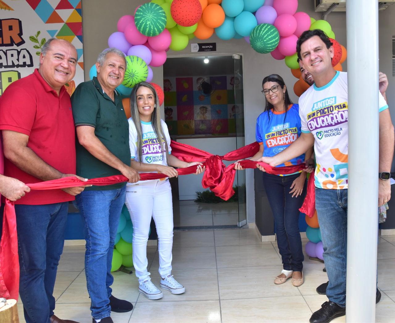 Prefeito Marcelo Beltrão entrega Central de Merenda e Capacitação