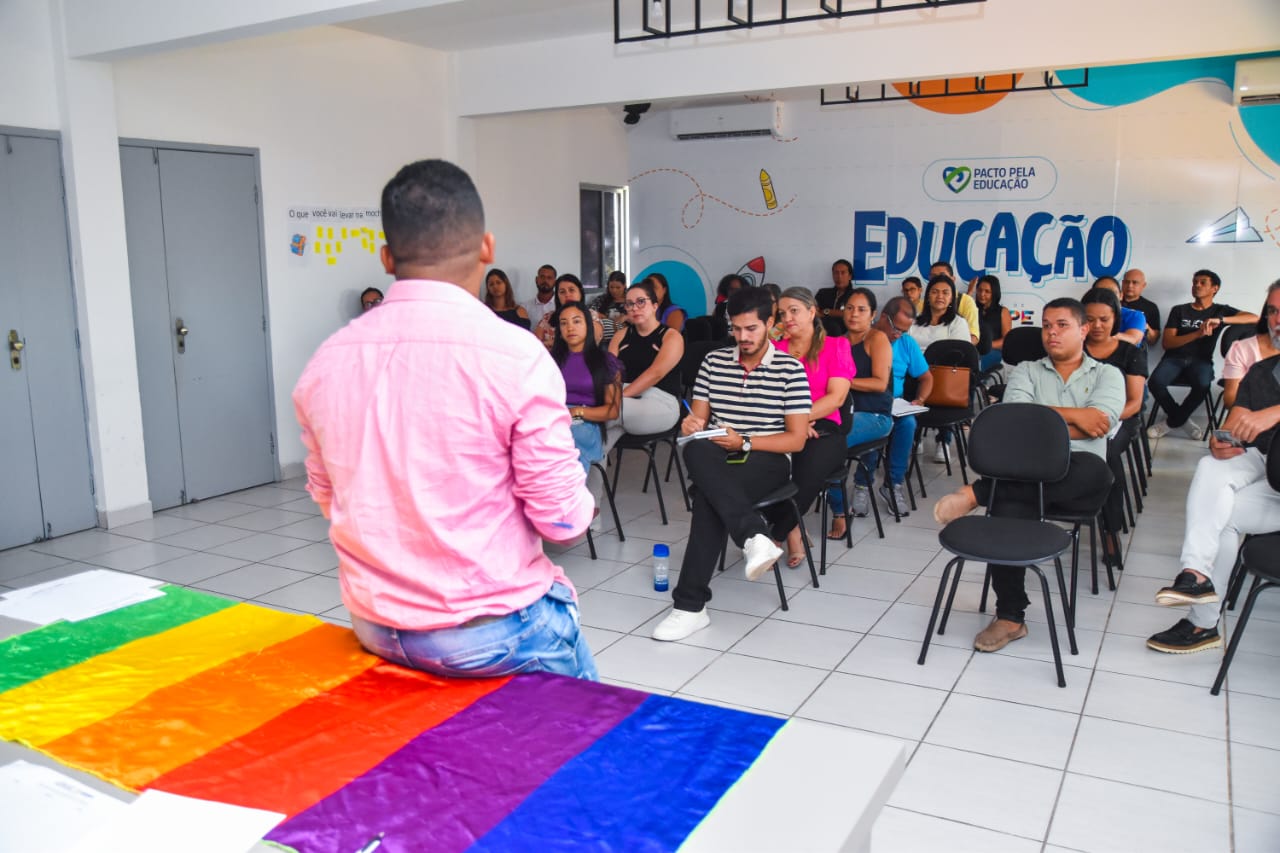 Secretaria Municipal de Assistência Social, do Trabalho e da Mulher promove encontro LGBTQIA+