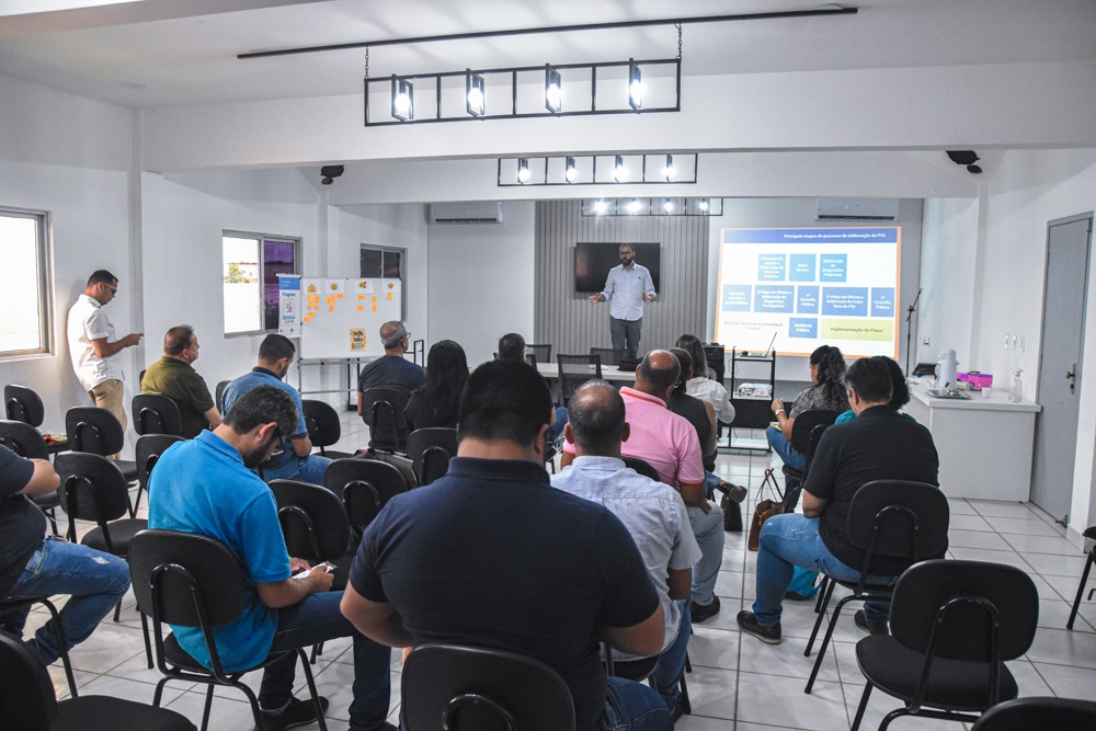 Prefeitura capacita técnicos e gestores que farão parte do Projeto Orla