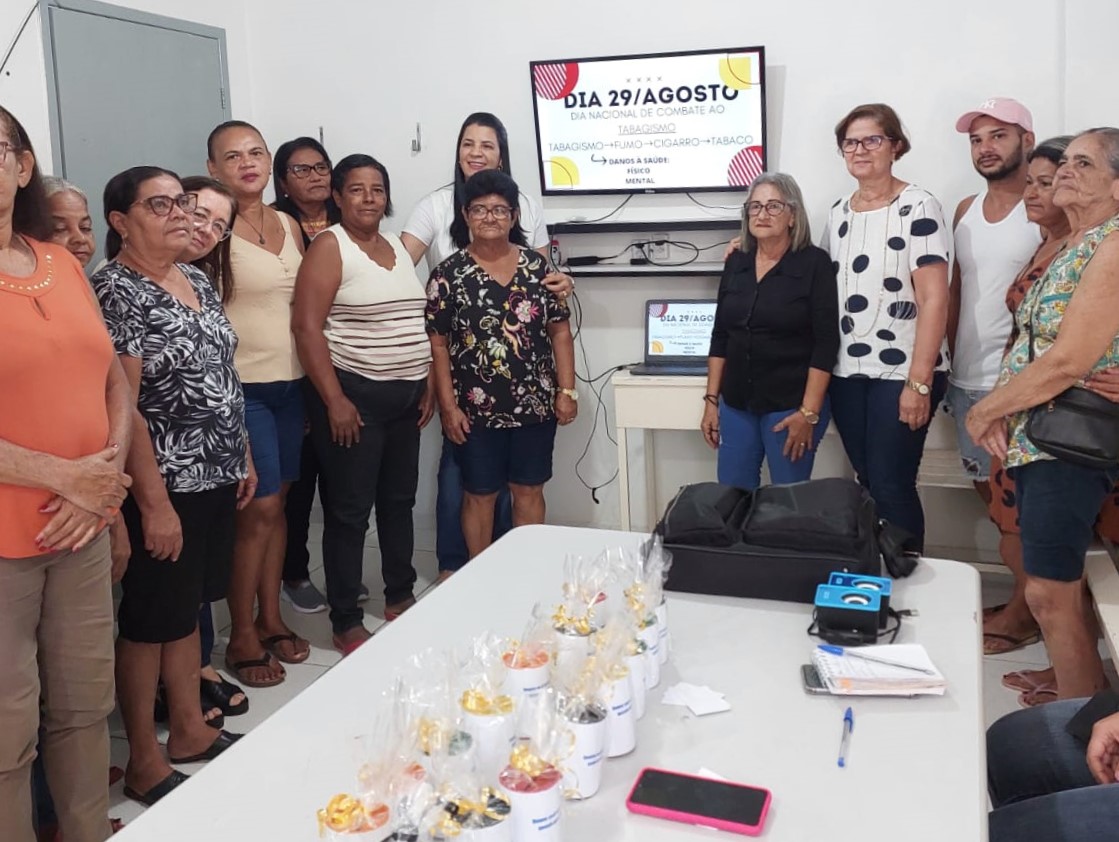 Dia Nacional de Combate ao Fumo tem ação com grupo do Programa Antitabagismo