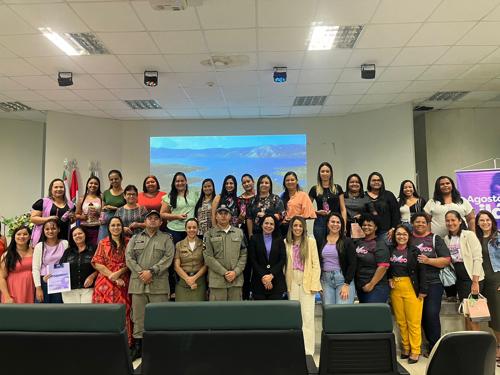 Agosto Lilás: Servidores da Secretaria de Educação participam de evento sobre o combate à violência contra a mulher