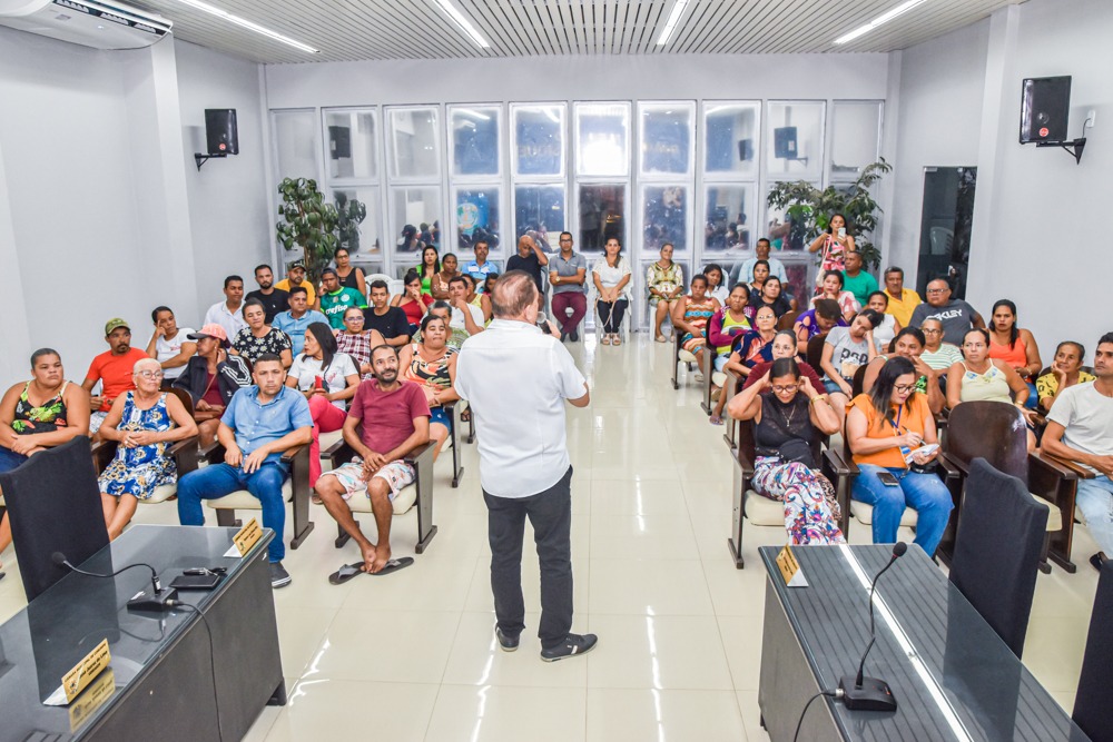 Prefeitura realiza reunião de planejamento e alinhamento com ambulantes