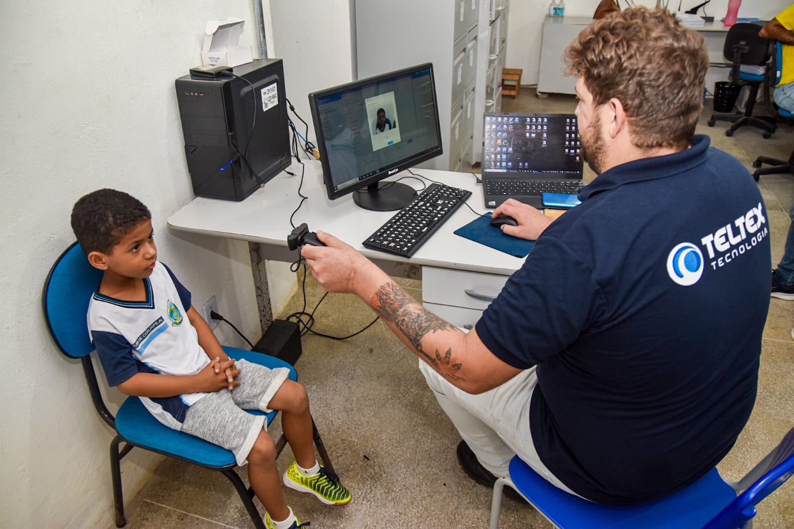 Alunos e servidores da Escola Cláudio Daniel são cadastrados no sistema de leitura facial
