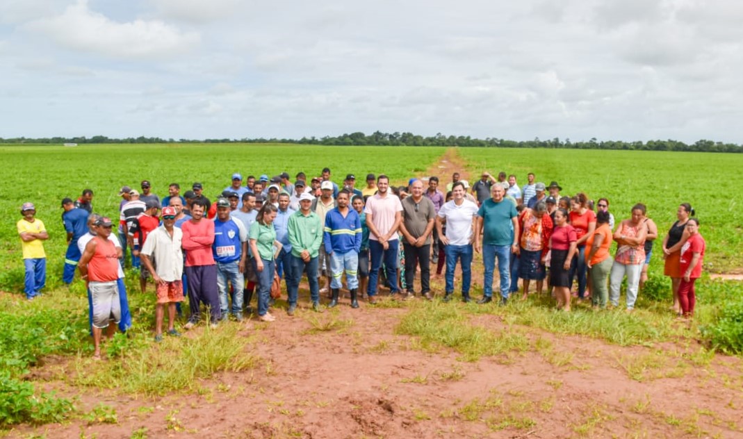 Projeto Maná 2023: Prefeito Marcelo Beltrão participa da entrega dos últimos lotes aos beneficiários