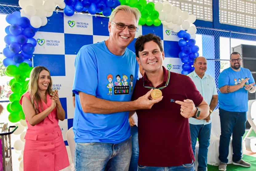 Educação Coruripe: Paulão campeão olímpico de vôlei abre capacitações do Programa Cultivar