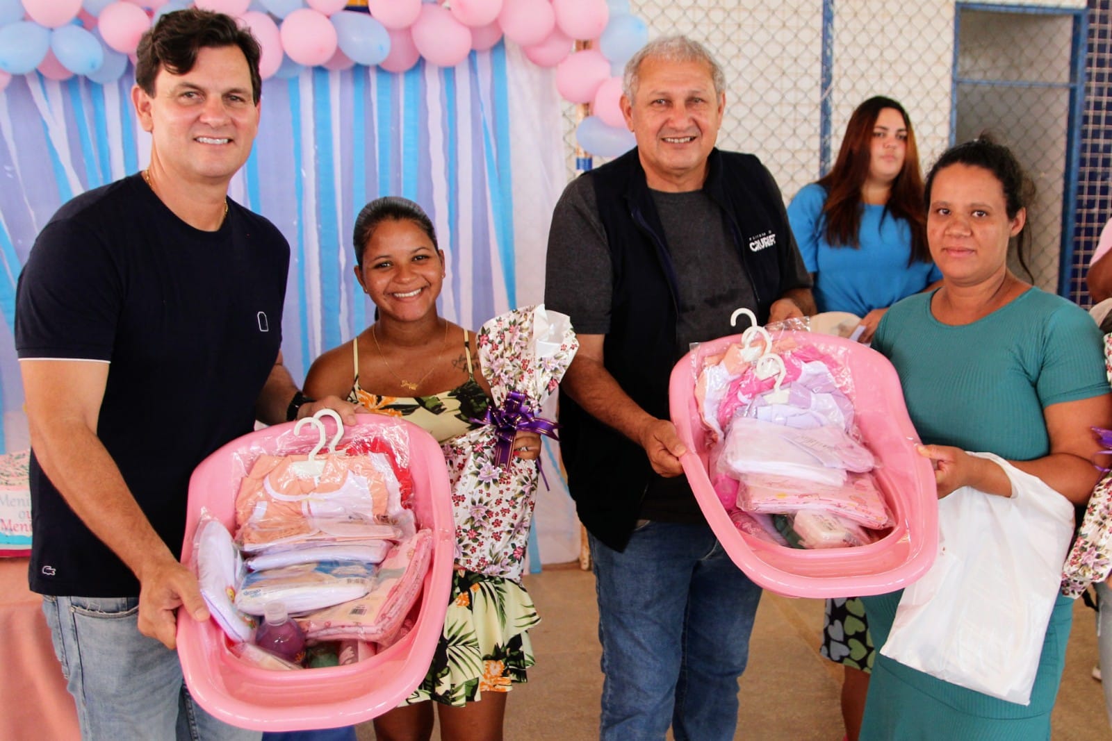 Gestantes de Coruripe recebem kits de enxoval no mês da Mulher