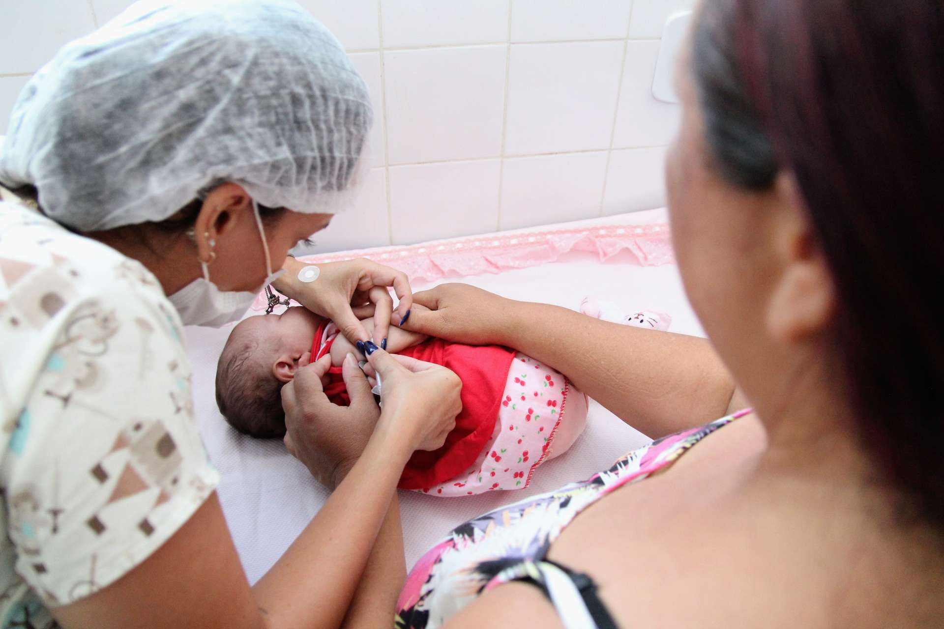 Prefeitura recebe mais doses da vacina BCG e retoma vacinação de crianças menores de 1 ano