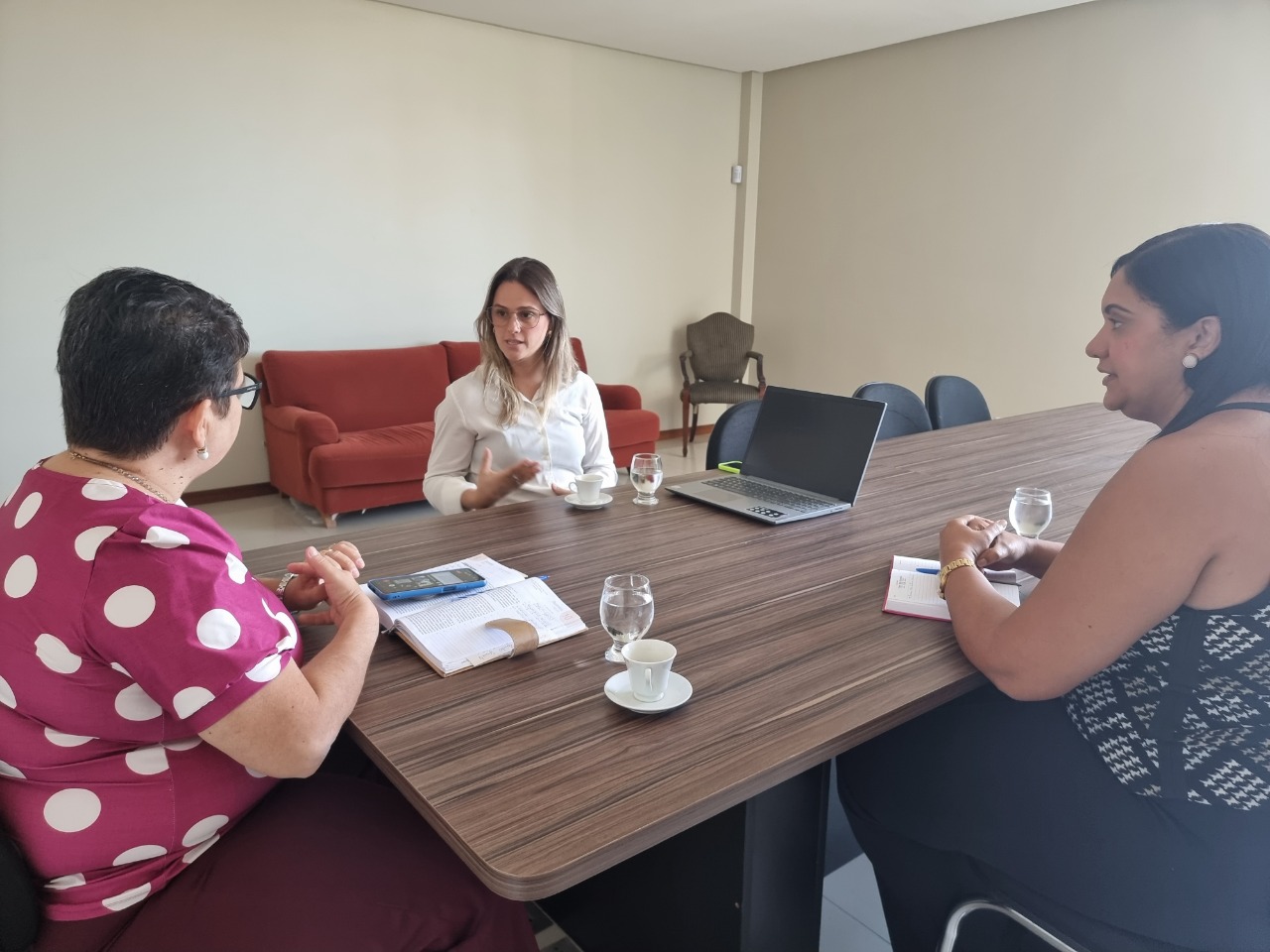 Proteção aos animais é tema de reunião entre Secretaria de Meio Ambiente de Coruripe e Comissão da OAB/AL