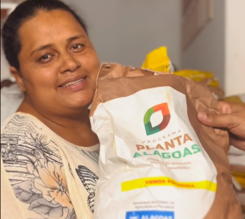 Agricultores recebem as primeiras sementes do Programa Planta Alagoas