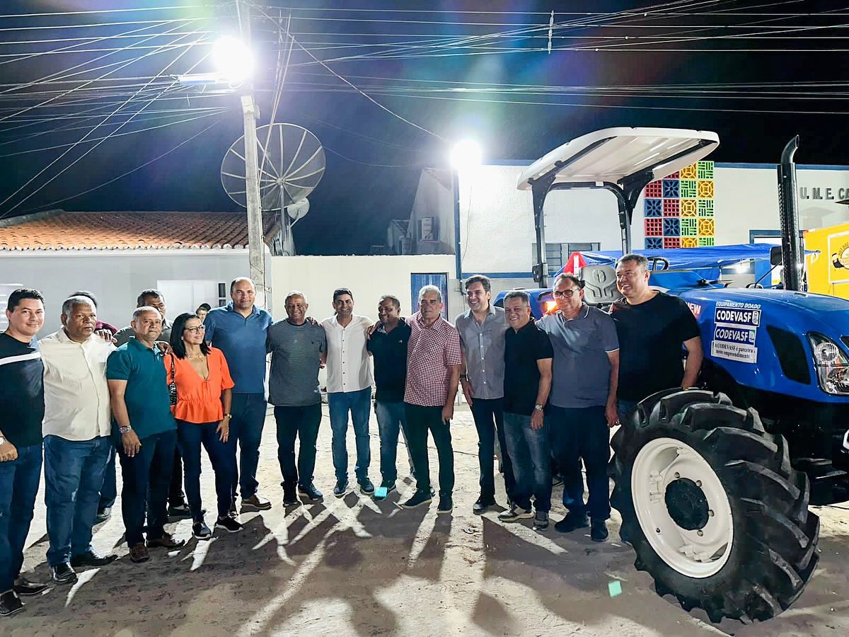 Pão de Açúcar recebe trator oriundo de emenda parlamentar