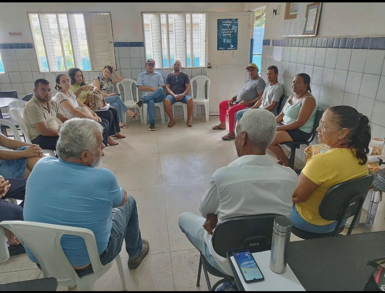 Curso de formação, e entregar kits de criação de abelhas, EPI’s, e assistência técnica.