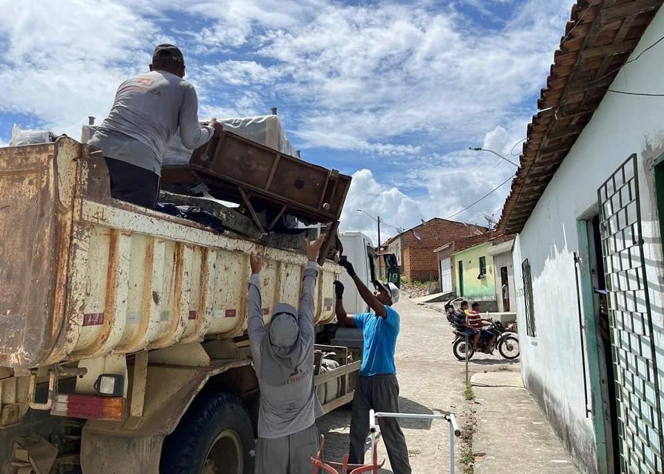 PREFEITURA DE PORTO REAL DO COLÉGIO REALIZA DESOCUPAÇÃO DO GINÁSIO SÃO FRANCISCO
