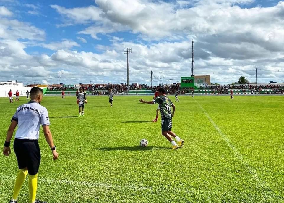 COM ESTREIA DO GRUPO DA MORTE DO CAMPEONATO MUNICIPAL DE FUTEBOL AMADOR