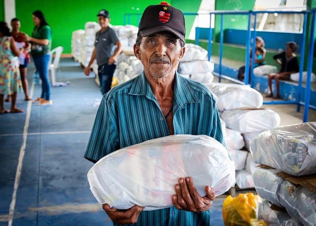 GOVERNO DE ALAGOAS E PREFEITURA DE PORTO REAL DO COLÉGIO DISTRIBUEM 1.768 CESTAS BÁSICAS