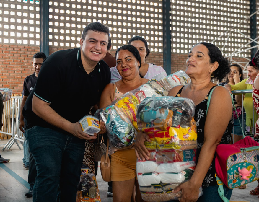Prefeitura de Rio Largo realiza entrega de mais de 1.500 cestas básicas para famílias atendidas pelos CRAS, nesta sexta-feira (15)