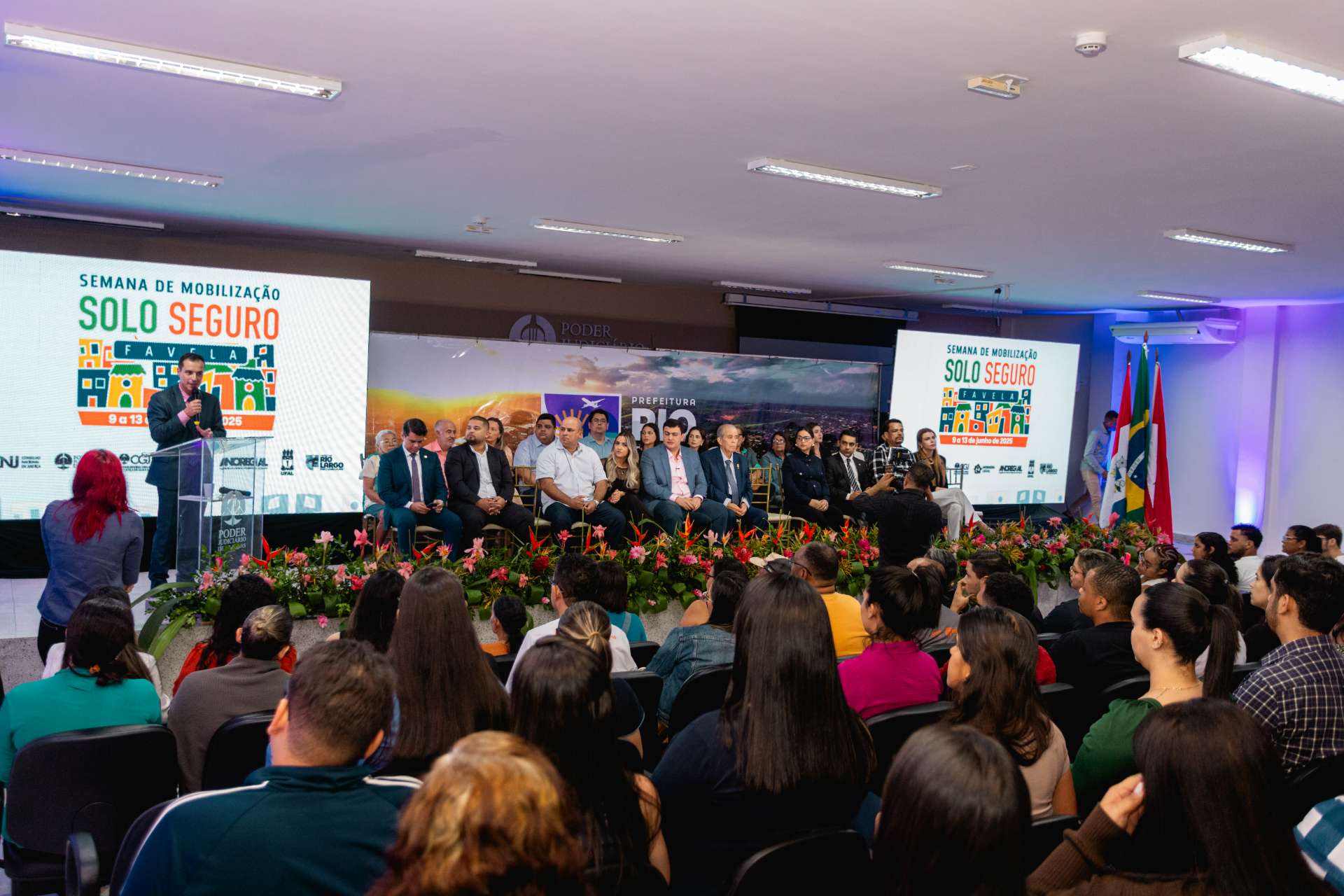Prefeitura de Rio Largo participa da entrega de títulos de posse à famílias da Biquinha e avança na regularização fundiária durante a Semana Solo Seguro