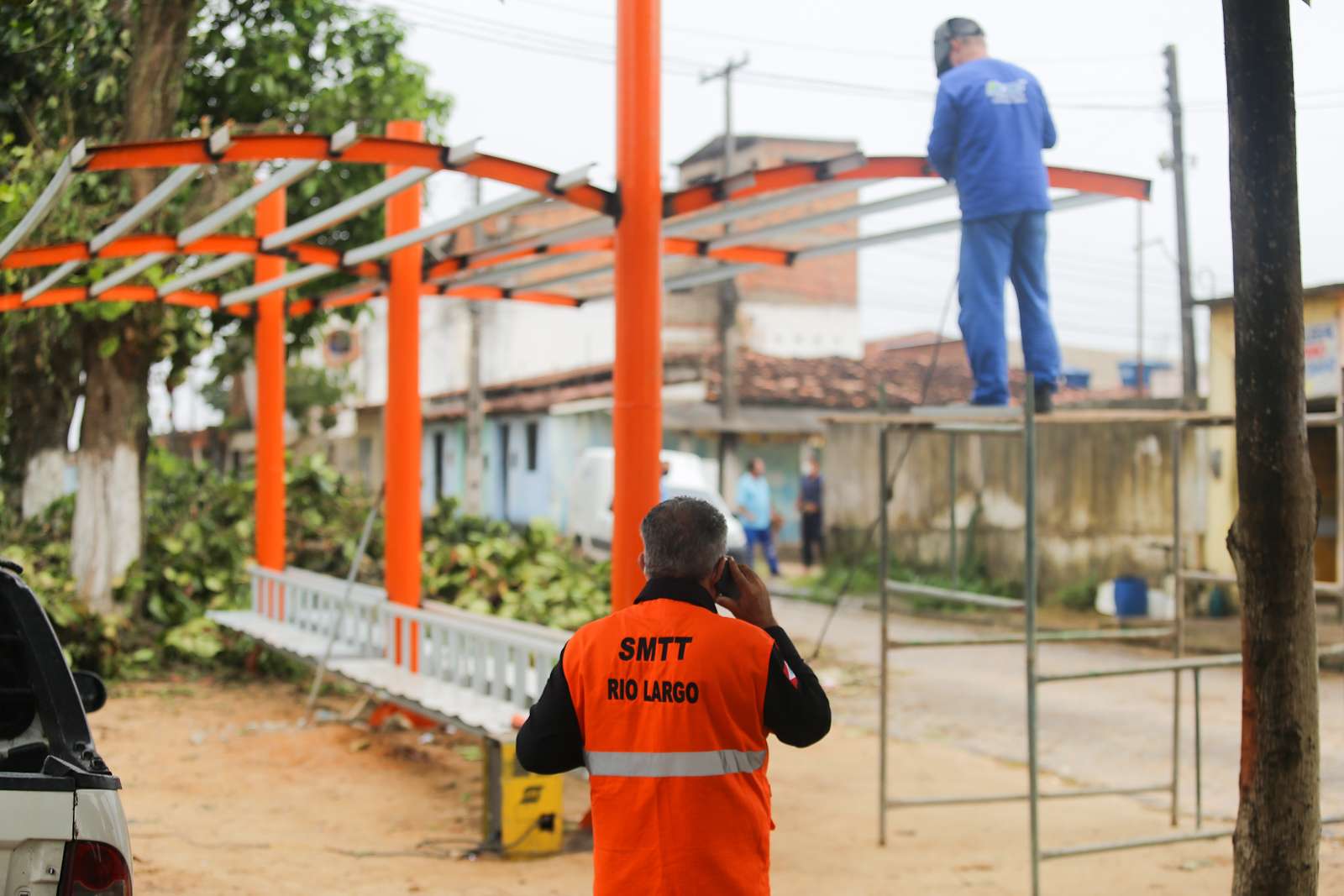Prefeitura de Rio Largo inicia revitalização de abrigos de ônibus