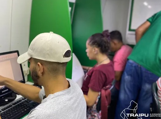 Parceria entre Prefeitura e Senar leva curso de inclusão digital para moradores de Traipu