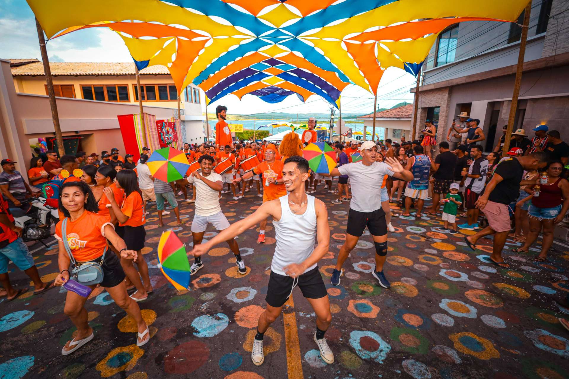 Traipu Folia 2025: Desfile de blocos, Dany Kabrança e Luanzinho Moraes marcam segundo dia de Carnaval
