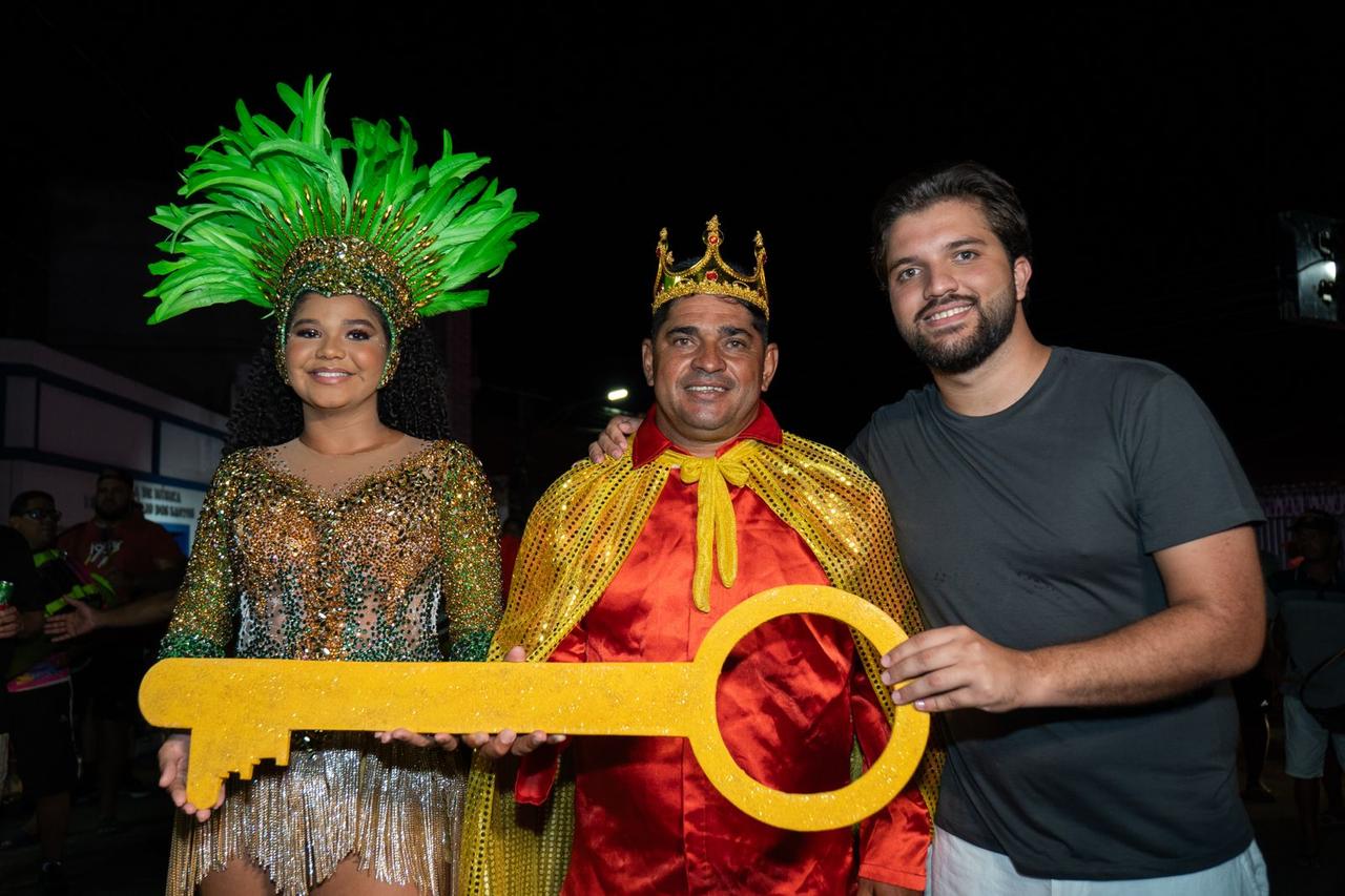 Prefeito Lucas Santos entrega chave da cidade ao Rei Momo e abre oficialmente o Carnaval em Traipu