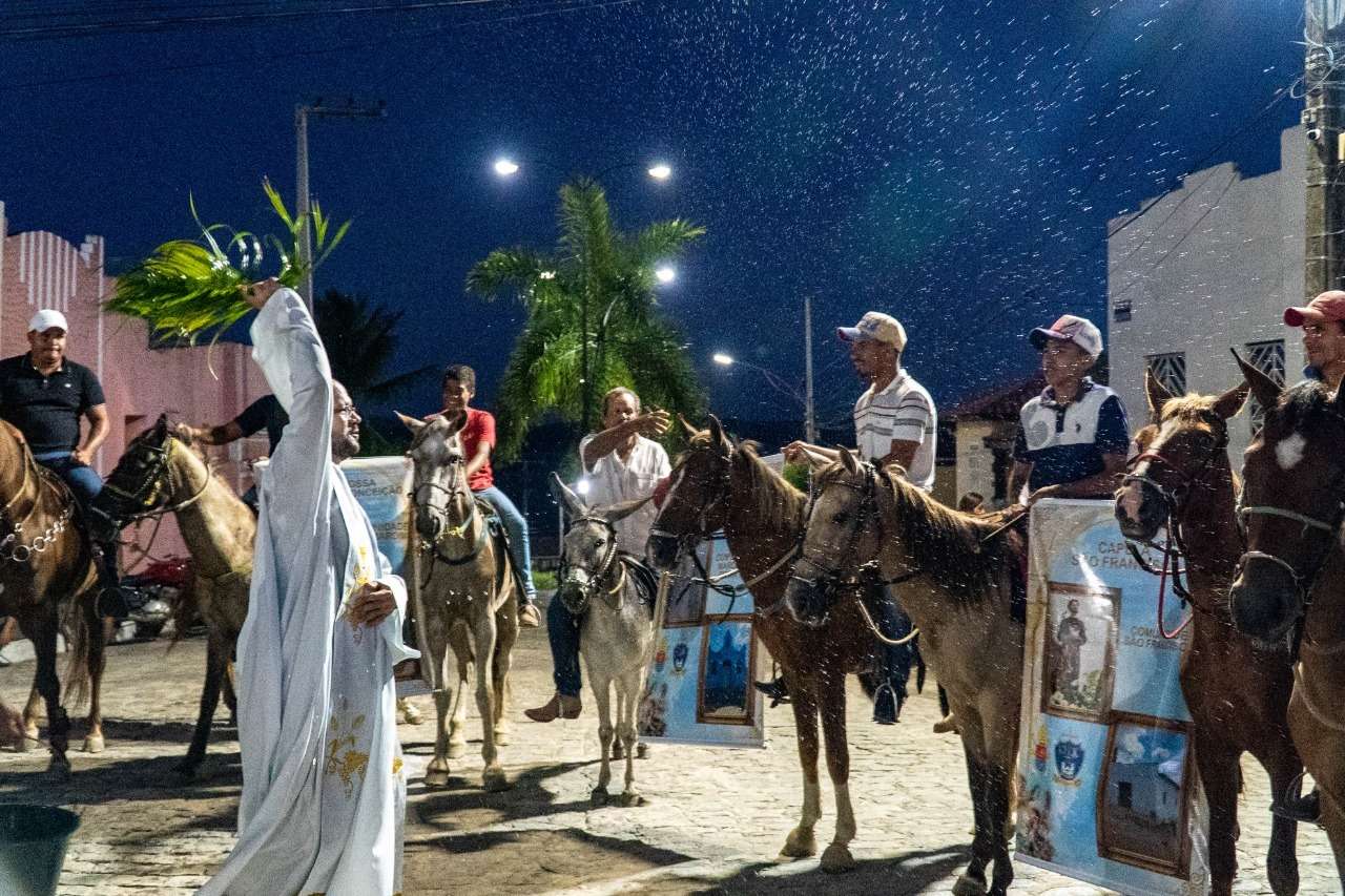 Cavalgada marca início da festa de Nossa Senhora do Ó em Traipu