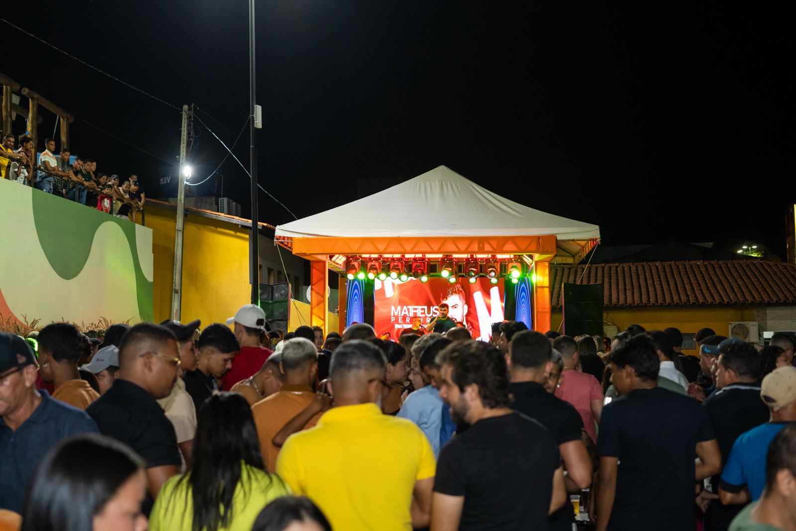 Shows musicais lotam orla no 1º dia do ano