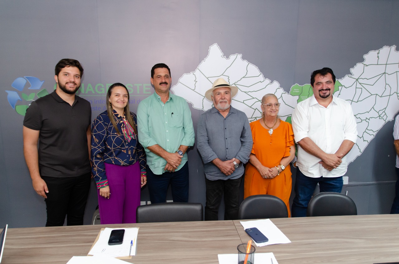 Prefeito Lucas Santos é reeleito suplente do Conselho Fiscal do Conagreste