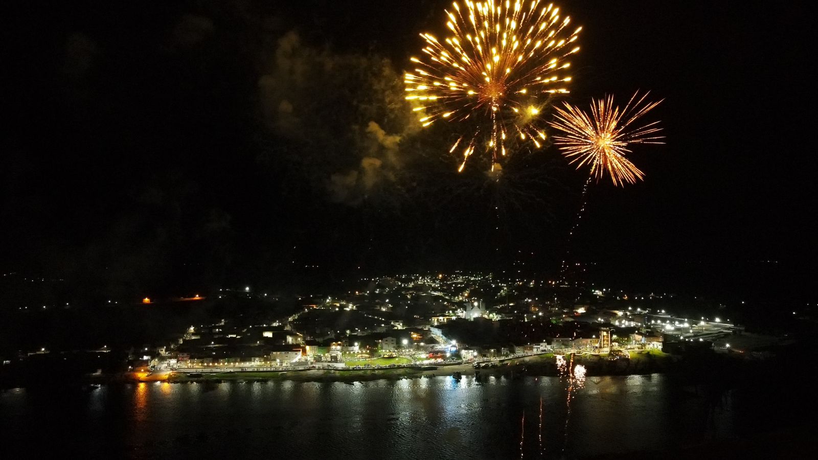 Queima de fogos e atrações musicais marcam o Réveillon em Traipu