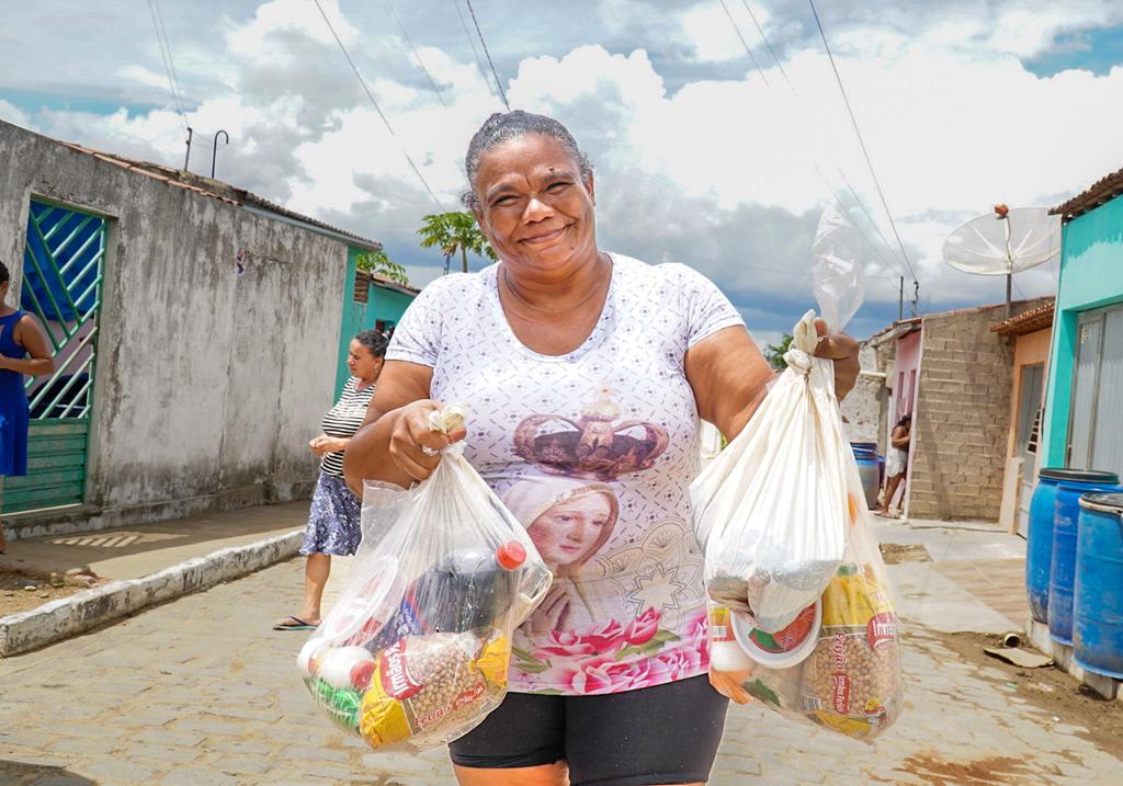 Prefeitura de Traipu realiza tradicional entrega de peixes da Semana Santa para famílias do município