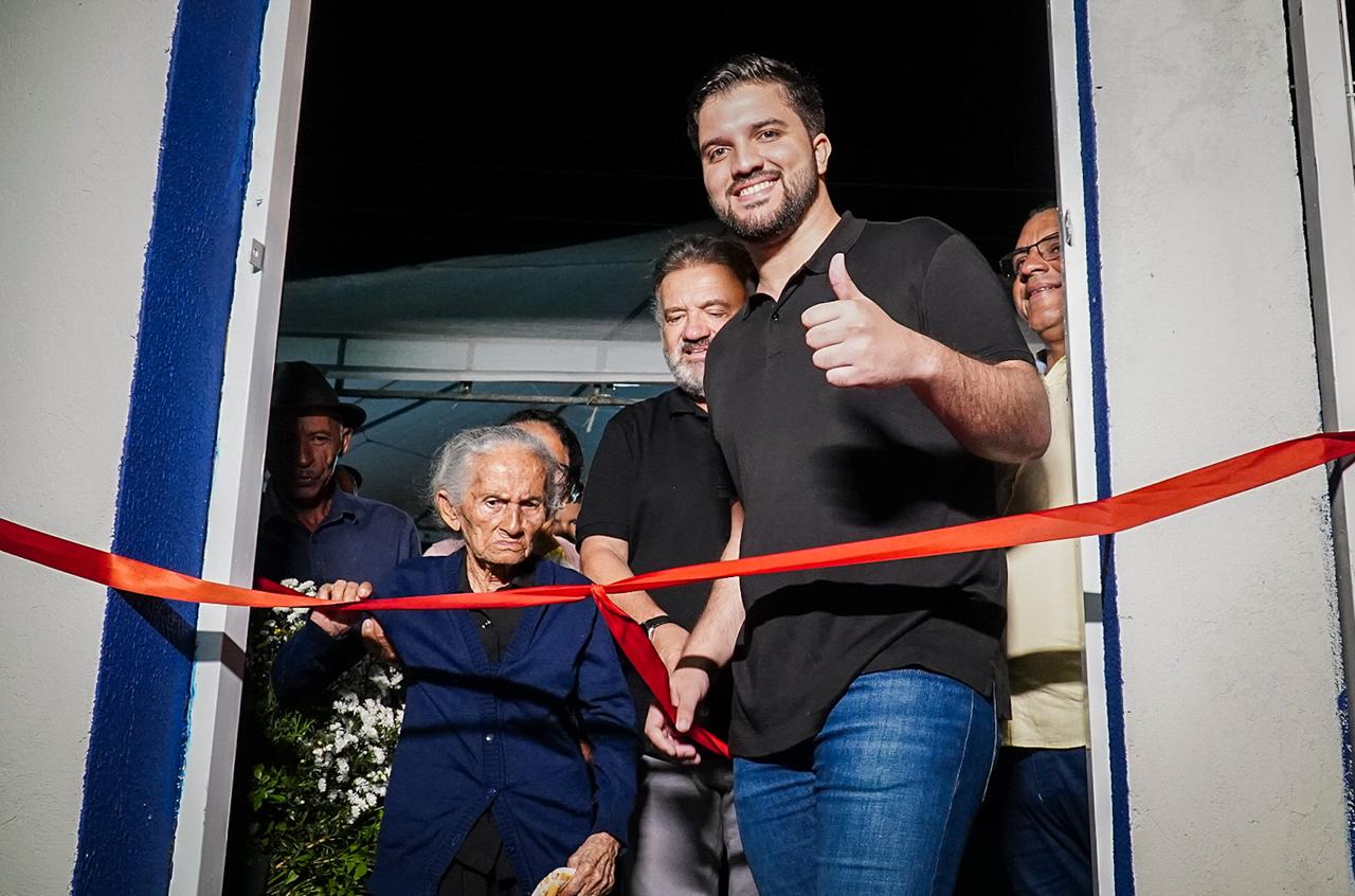 Prefeito Lucas Santos inaugura duas UBSs na zona rural da cidade