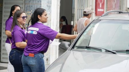 Agosto Lilás: Blitz educativa sensibiliza população de Traipu sobre combate à violência contra a mulher