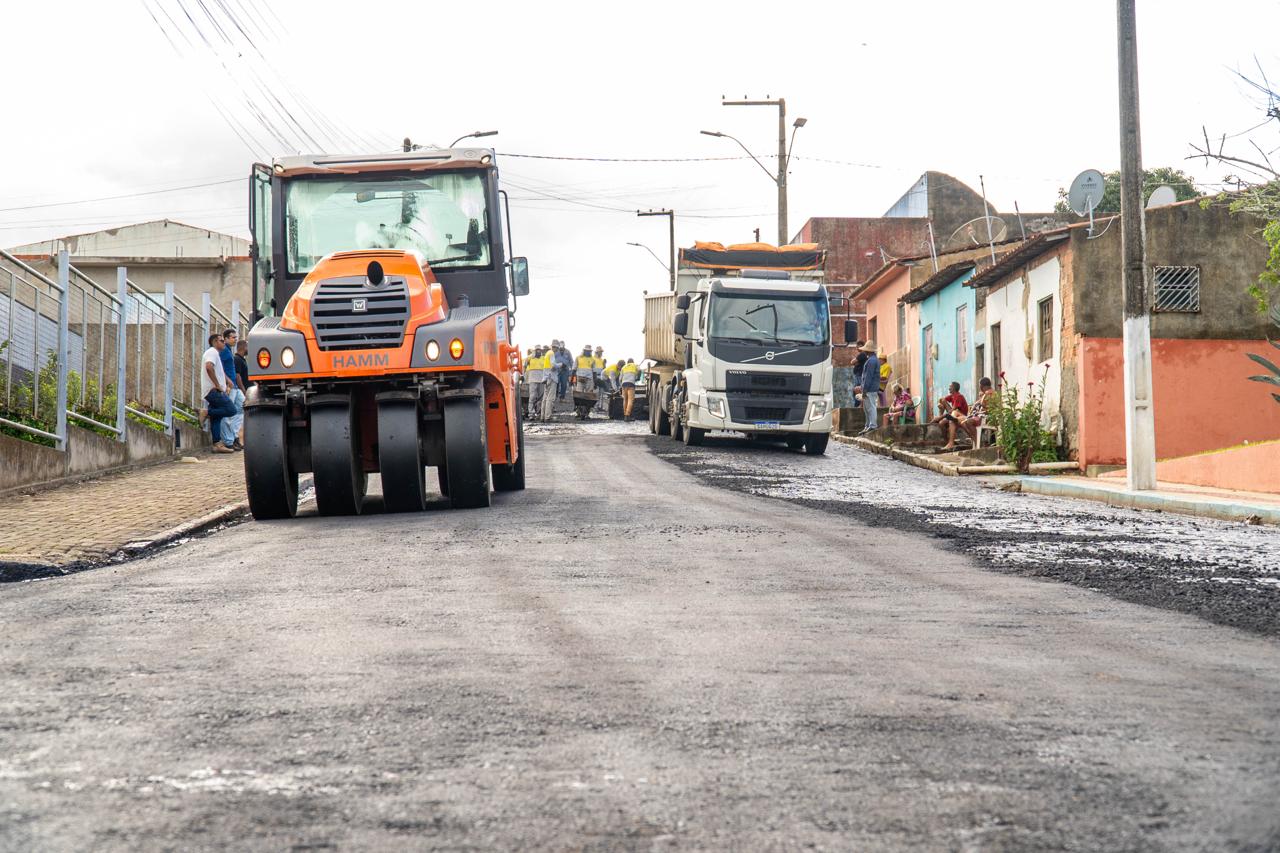Ruas de Traipu recebem pavimentação asfáltica