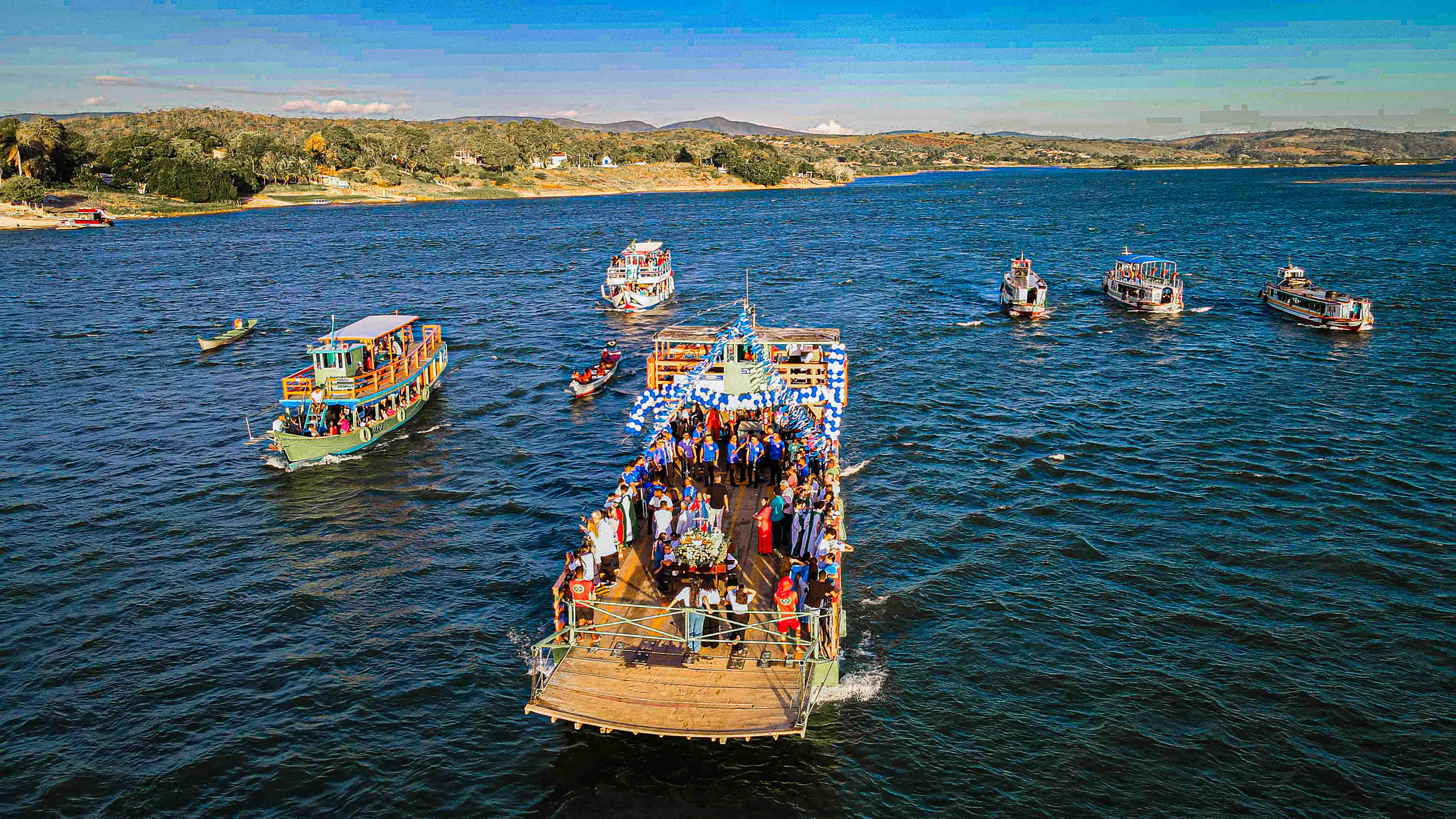 Procissão terrestre e fluvial encerram Festa de Bom Jesus dos Navegantes