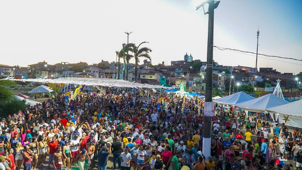 Traipuenses celebram 1º dia do ano e início do Verão + Traipu com festa na orla da cidade