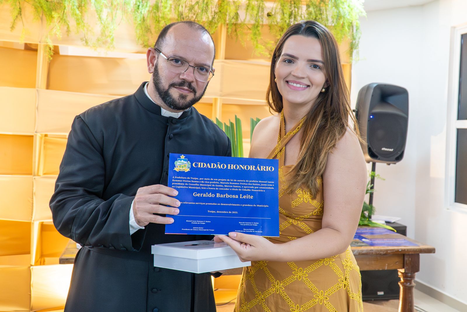 Sessão solene entrega títulos de Cidadão Honorários de Traipu