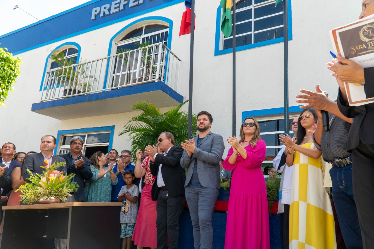 Solenidade de hasteamento de bandeiras abre comemorações dos 130 anos de Emancipação Política de Traipu
