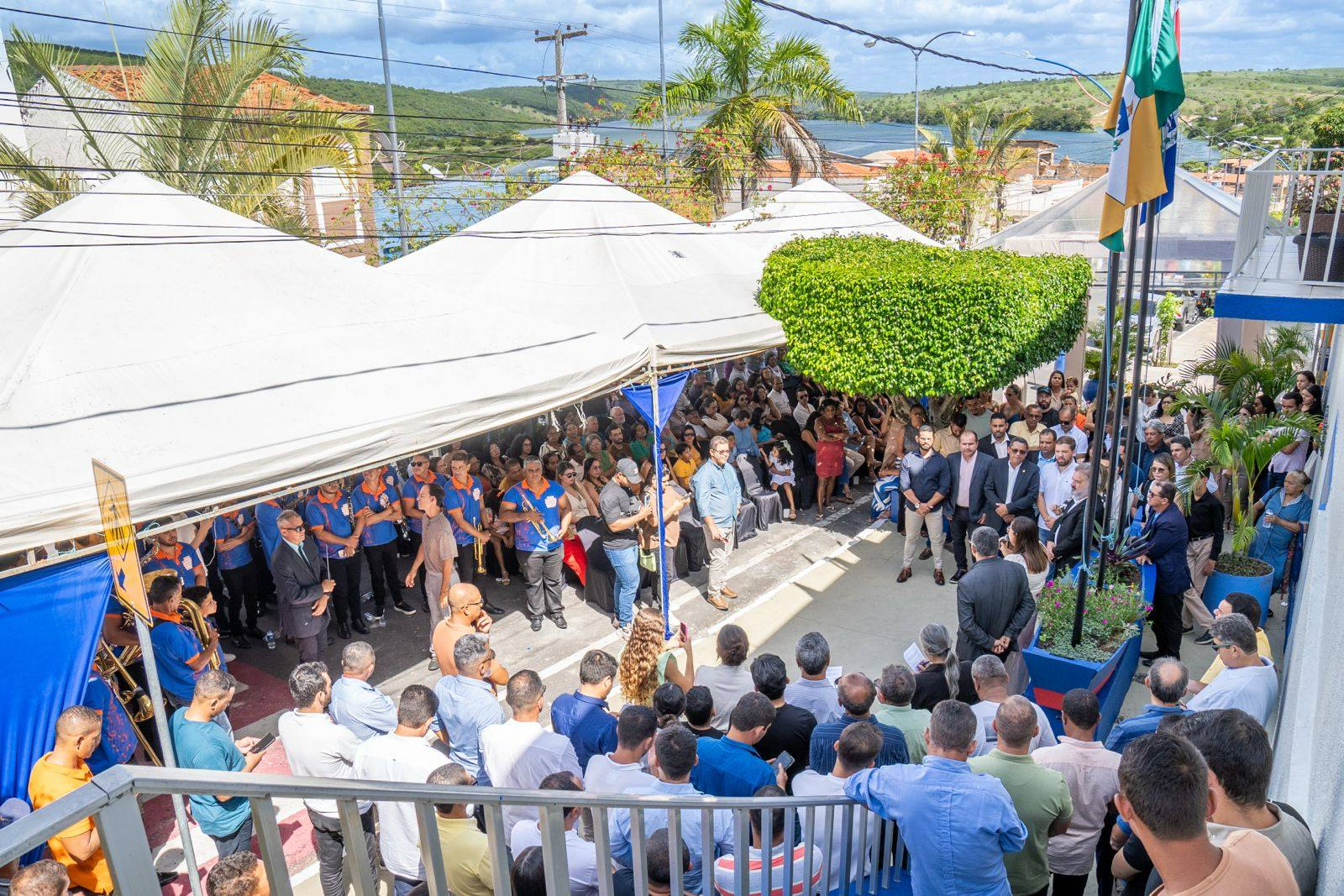 Hasteamento dos Pavilhões abre dia de comemoração dos 133 anos de Emancipação Política de Traipu