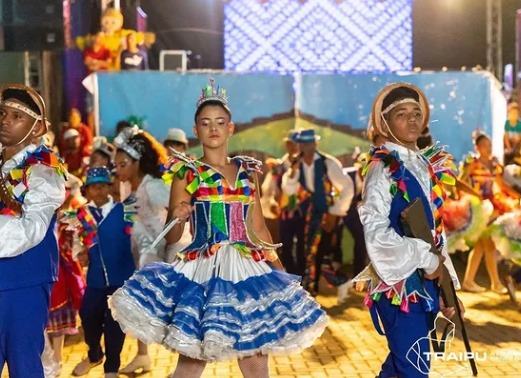 Alavantu Traipu: Multidão lota Orla Beira Rio para celebrar o São João em Traipu