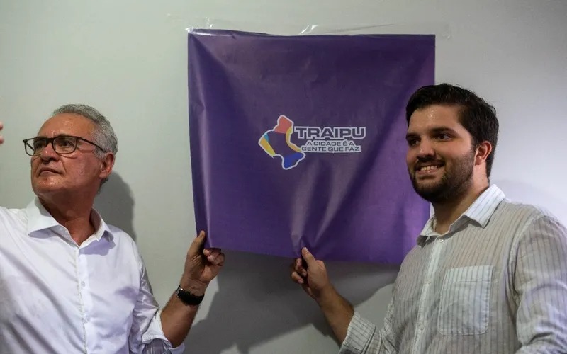 Ao lado de Renan Calheiros, prefeito Lucas Santos inaugura UBS em Traipu