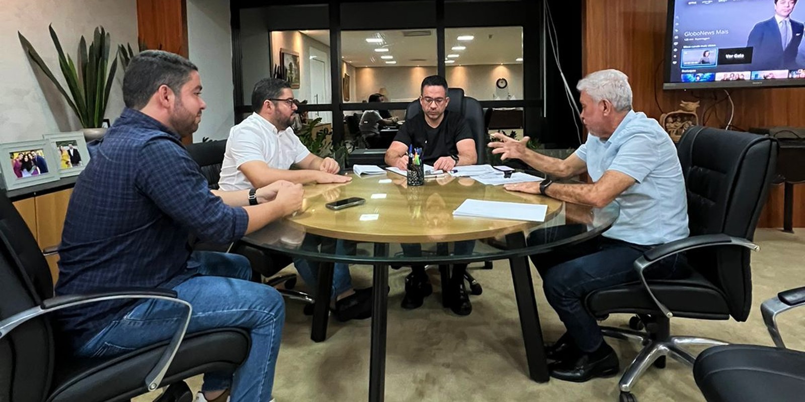 Em reunião com João Victor, govenador garante retomada de obras e novos investimentos para Viçosa