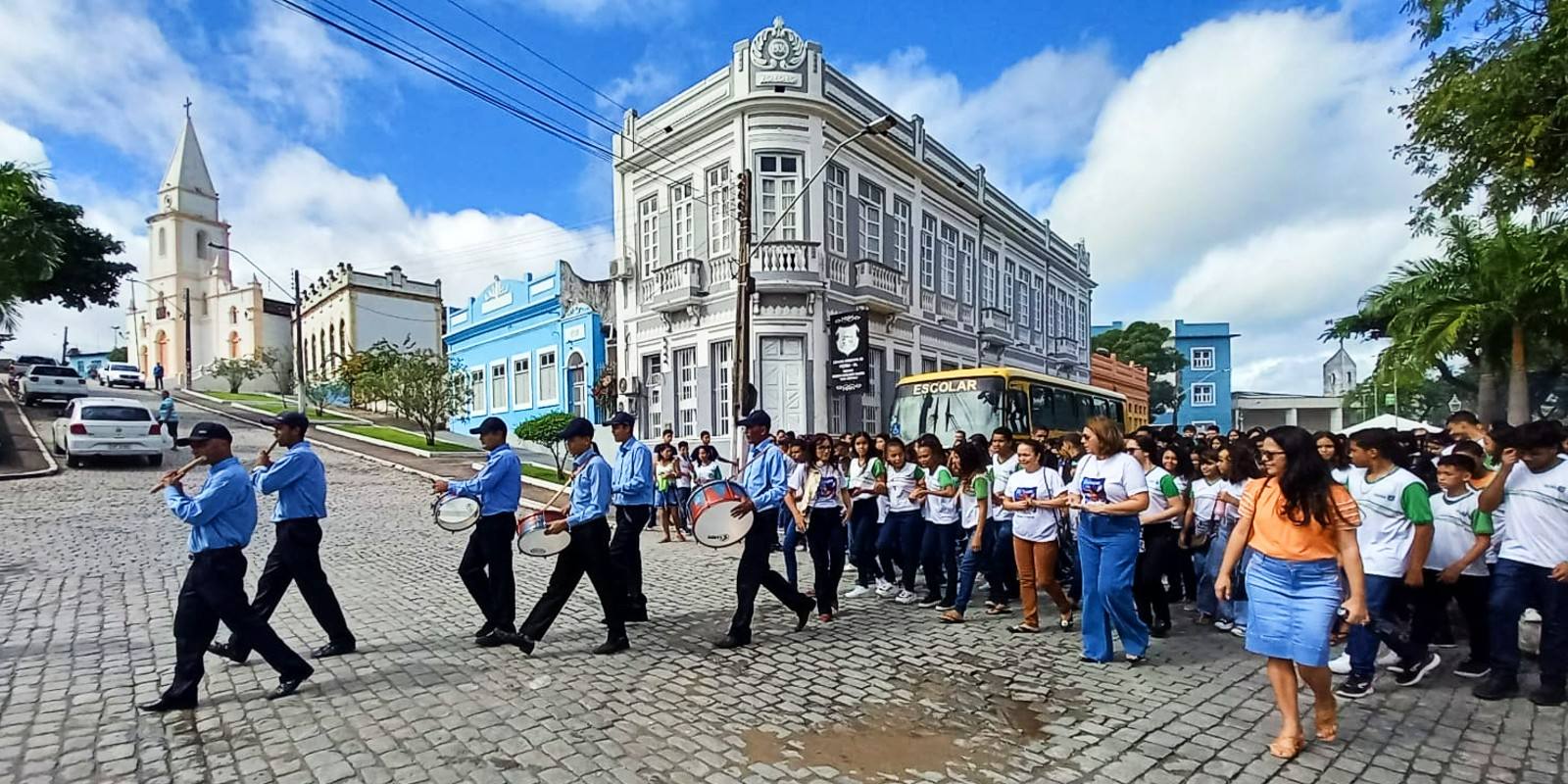 Mais de 500 estudantes participam da Caminhada Literária de Viçosa