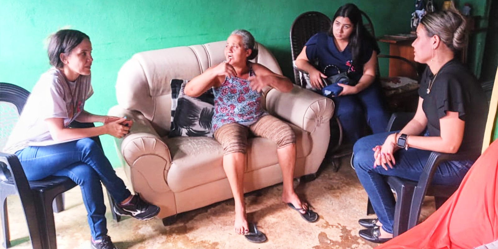 Equipes multiprofissionais da Saúde prestam assistência às vítimas do acidente com ônibus