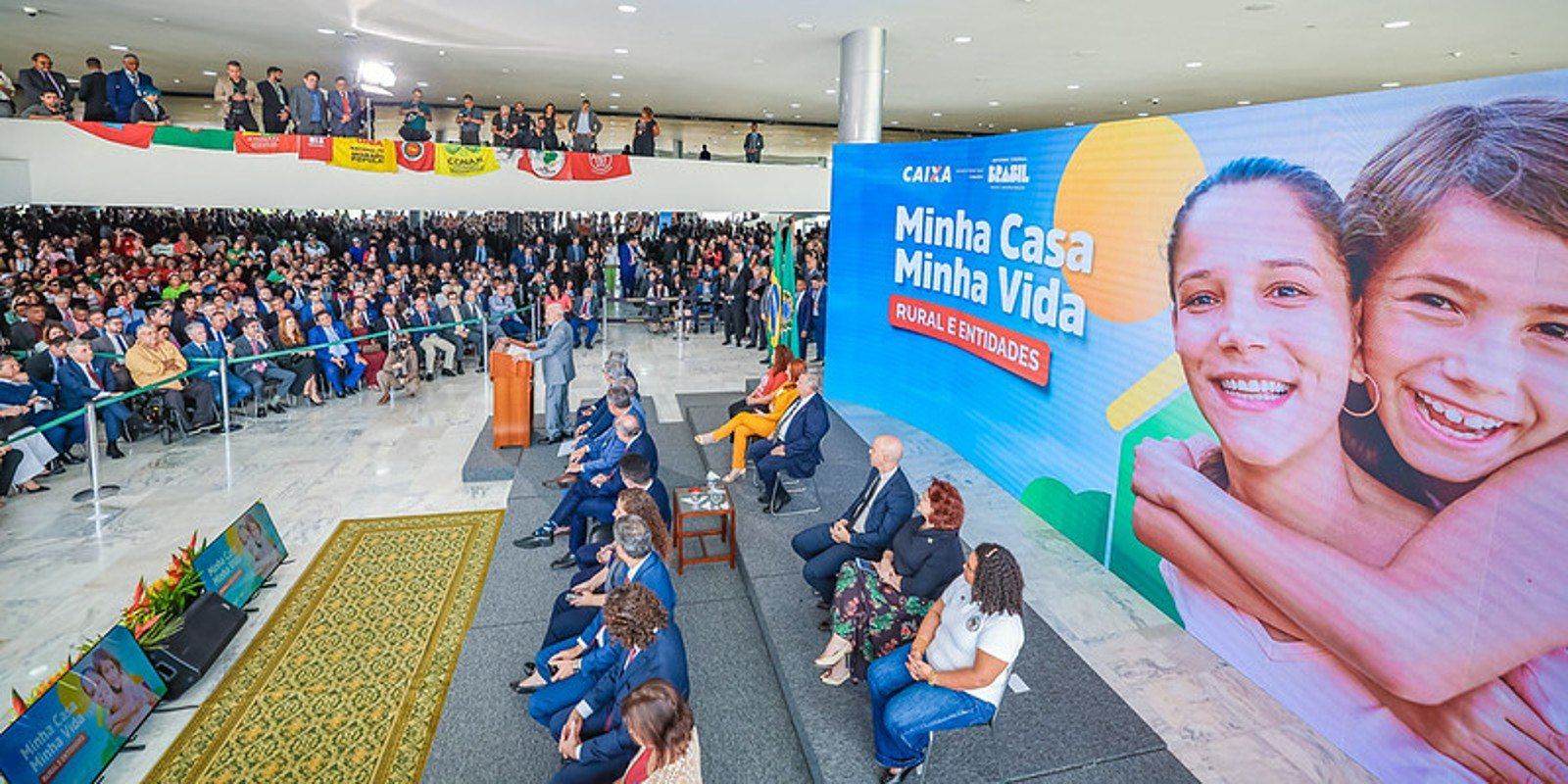 Prefeito de Viçosa anuncia construção e reforma de 100 casas
